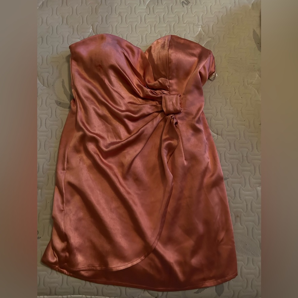 Lulus strapless dress never worn medium